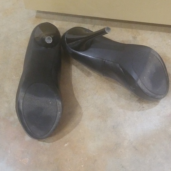 Black heels size 6 - Picture 5 of 8